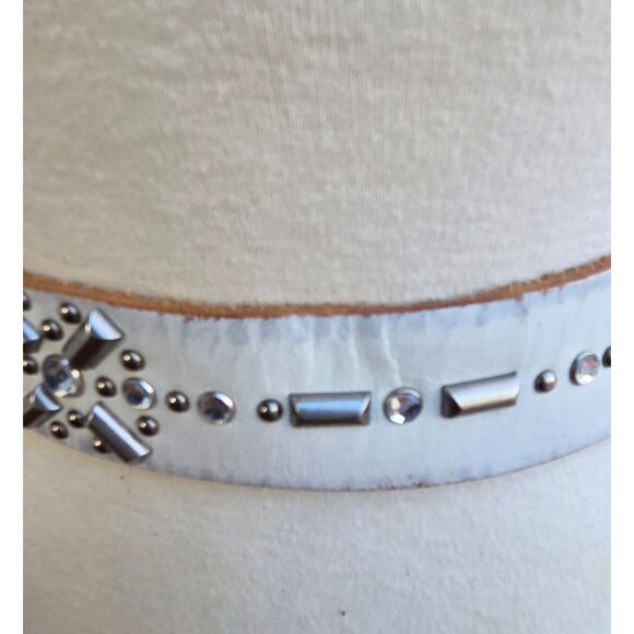 BKE Distressed White Leather Rhinestone Belt Sz S Antique Silver Western main image 6